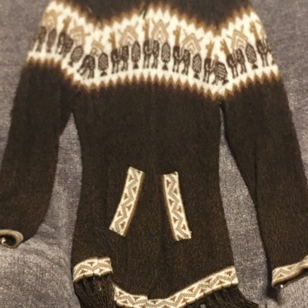 New Never worn I just loved the pattern and softness of it  it stretches to fit